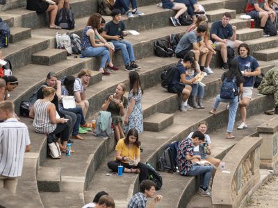 Image of students in the amphitheatre